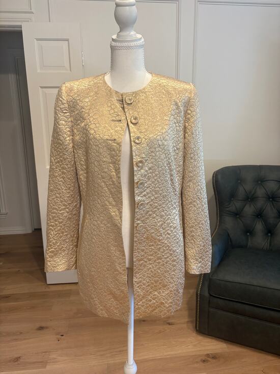Akris Jackets & Blazers - Akris US 8 Gold Lamé Collarless Jacket Button Front Longline